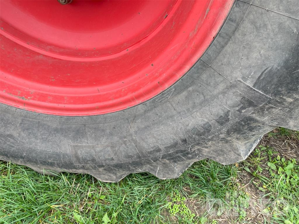 Tracteur agricole CLAAS Arion 640 (2010)