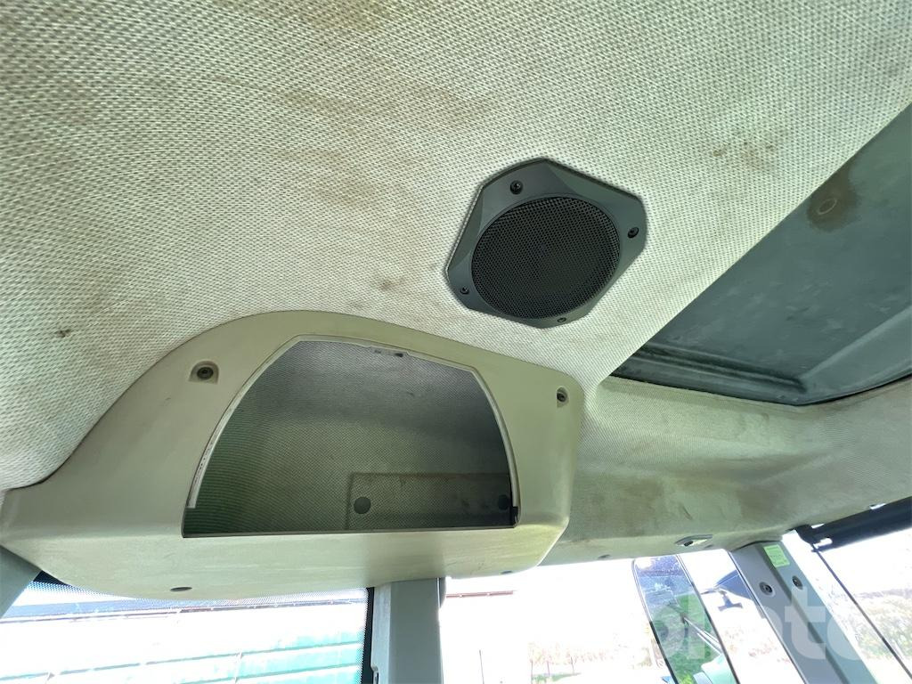 Tracteur agricole CLAAS Arion 640 (2010)