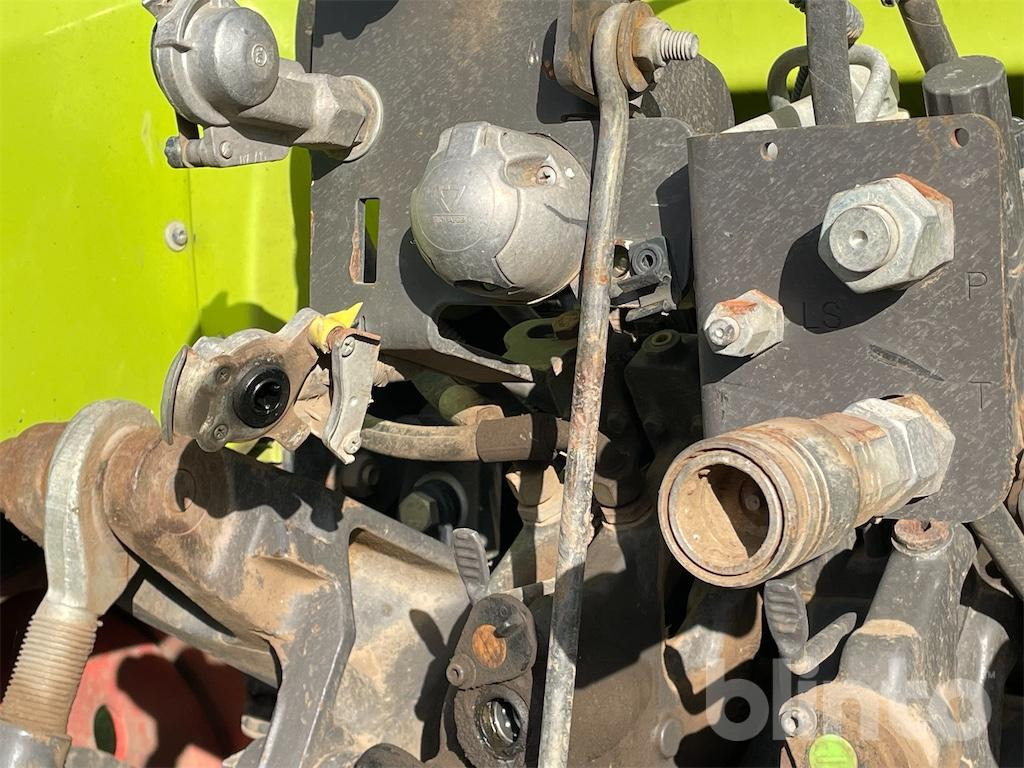 Tracteur agricole CLAAS Arion 640 (2010)