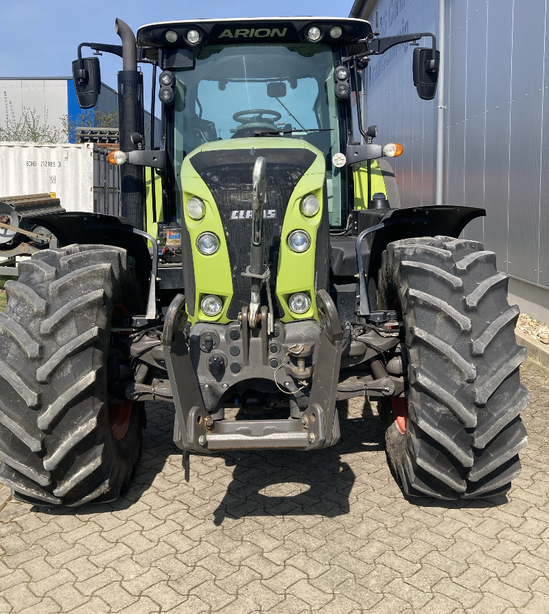 Tracteur agricole CLAAS Arion 650 CEBIS