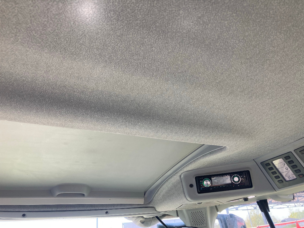 Tracteur agricole CLAAS Arion 650 CEBIS