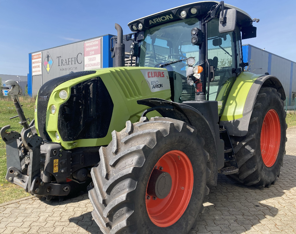 Tracteur agricole CLAAS Arion 650 CMATIC