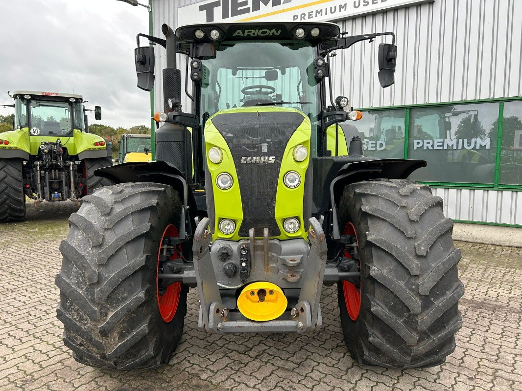 Tracteur agricole CLAAS Arion 660