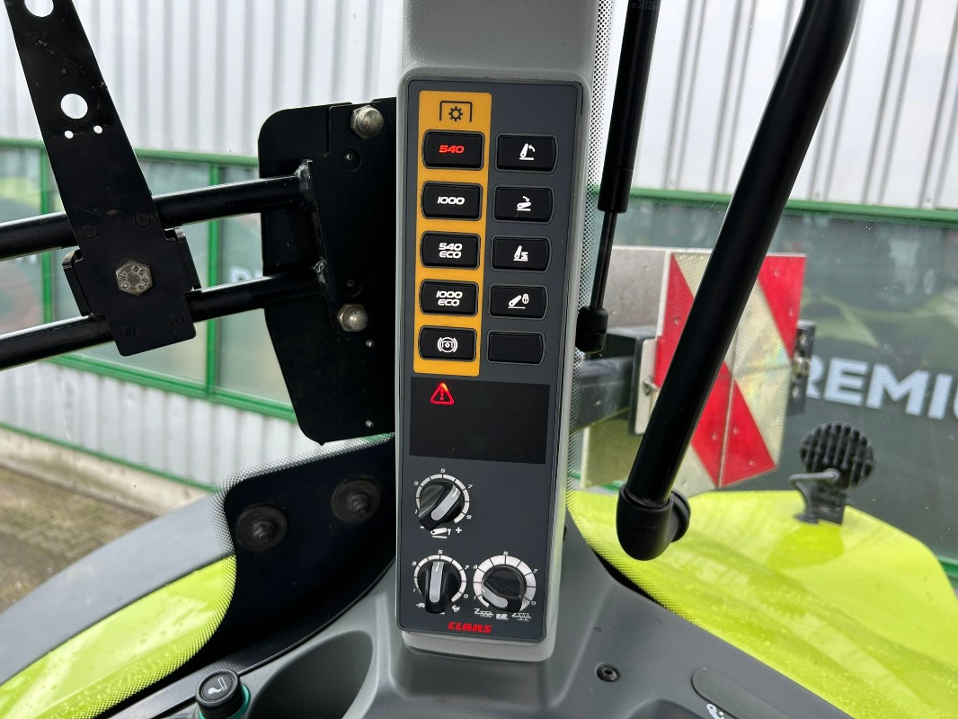 Tracteur agricole CLAAS Arion 660