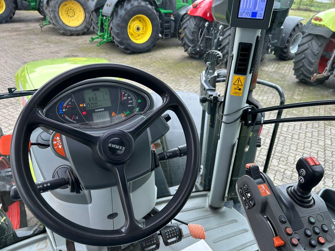 Tracteur agricole CLAAS Arion 660