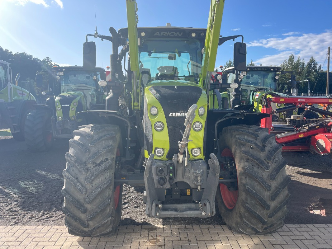 Tracteur agricole CLAAS Arion 660 CMATIC