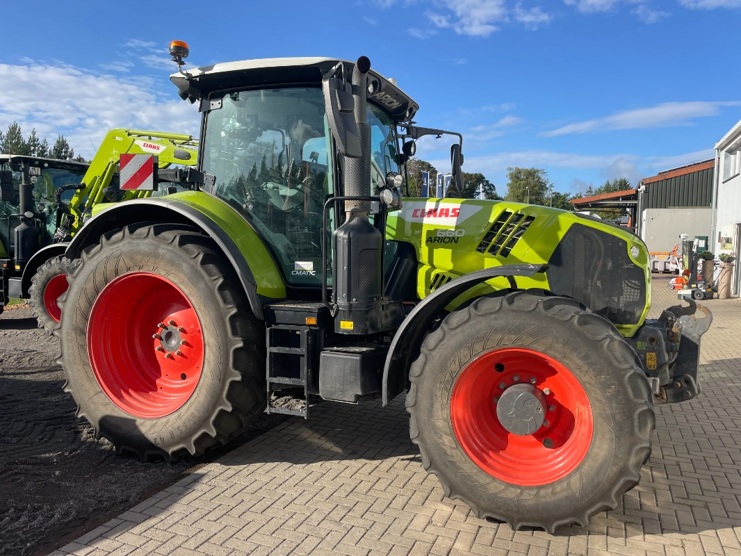 Tracteur agricole CLAAS Arion 660 CMATIC