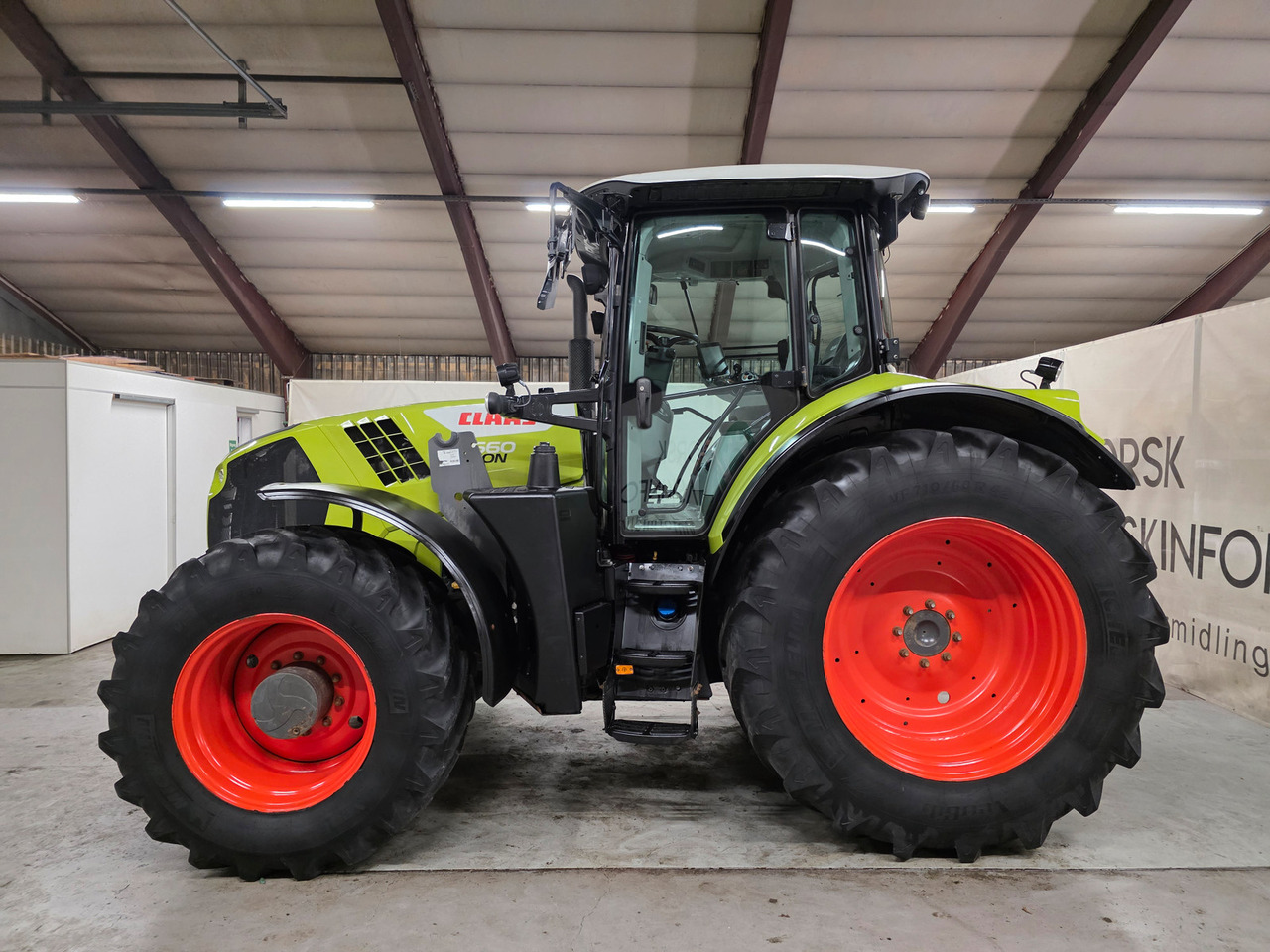 Tracteur agricole CLAAS Arion 660 C-Matic