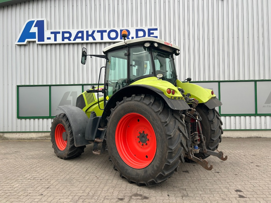 Tracteur agricole CLAAS Axion 810
