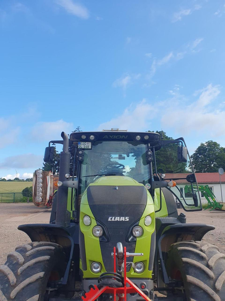 Tracteur agricole CLAAS Axion 810