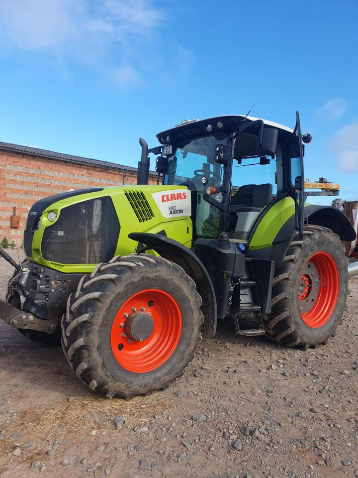 Tracteur agricole CLAAS Axion 810
