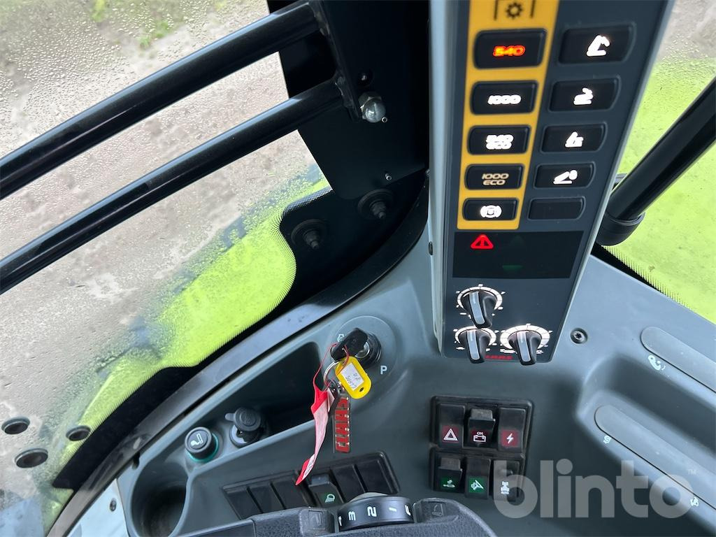 Tracteur agricole CLAAS Axion 810 (2020)