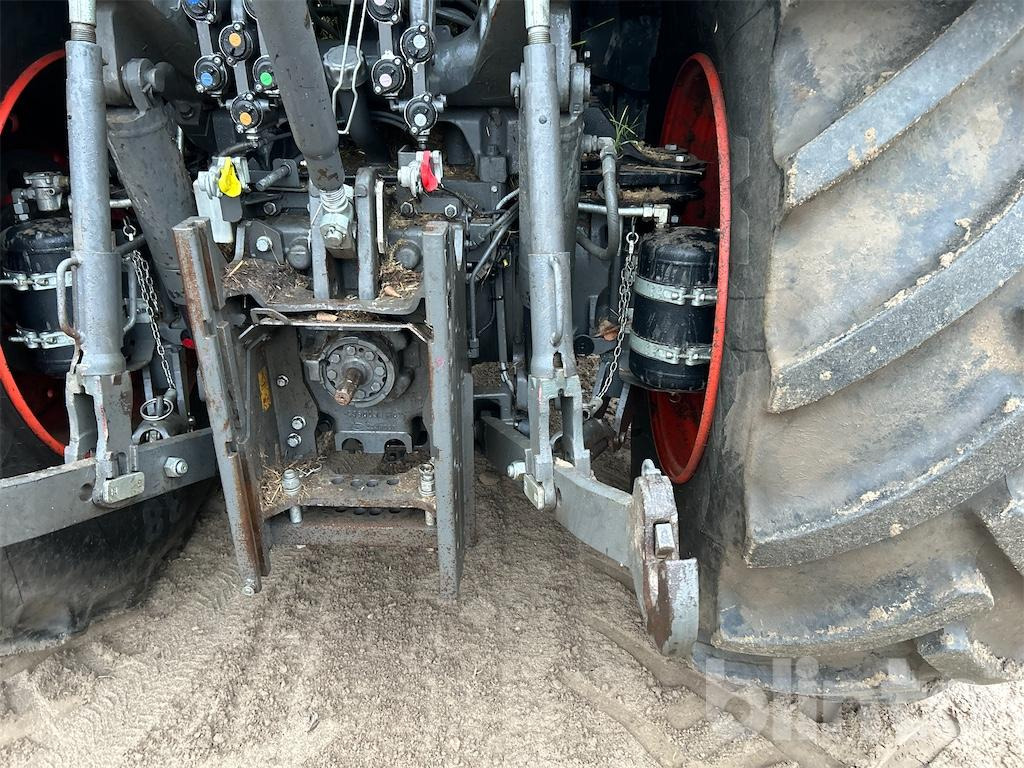 Tracteur agricole CLAAS Axion 810 (2020)