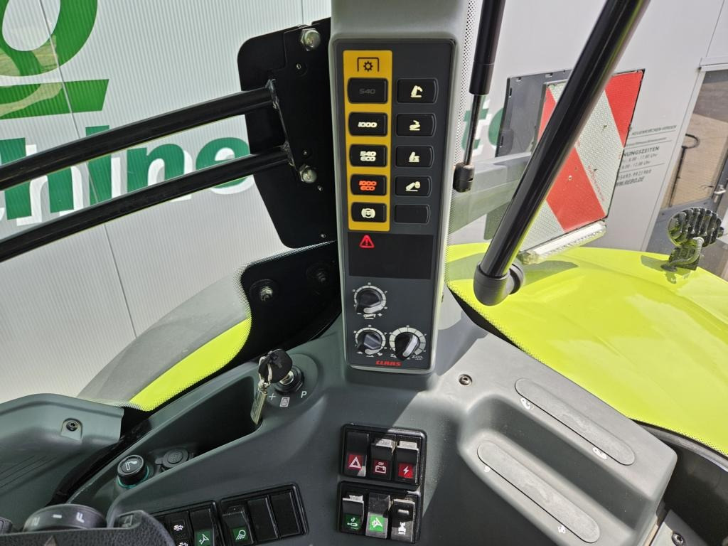 Tracteur agricole CLAAS Axion 810 CMATIC