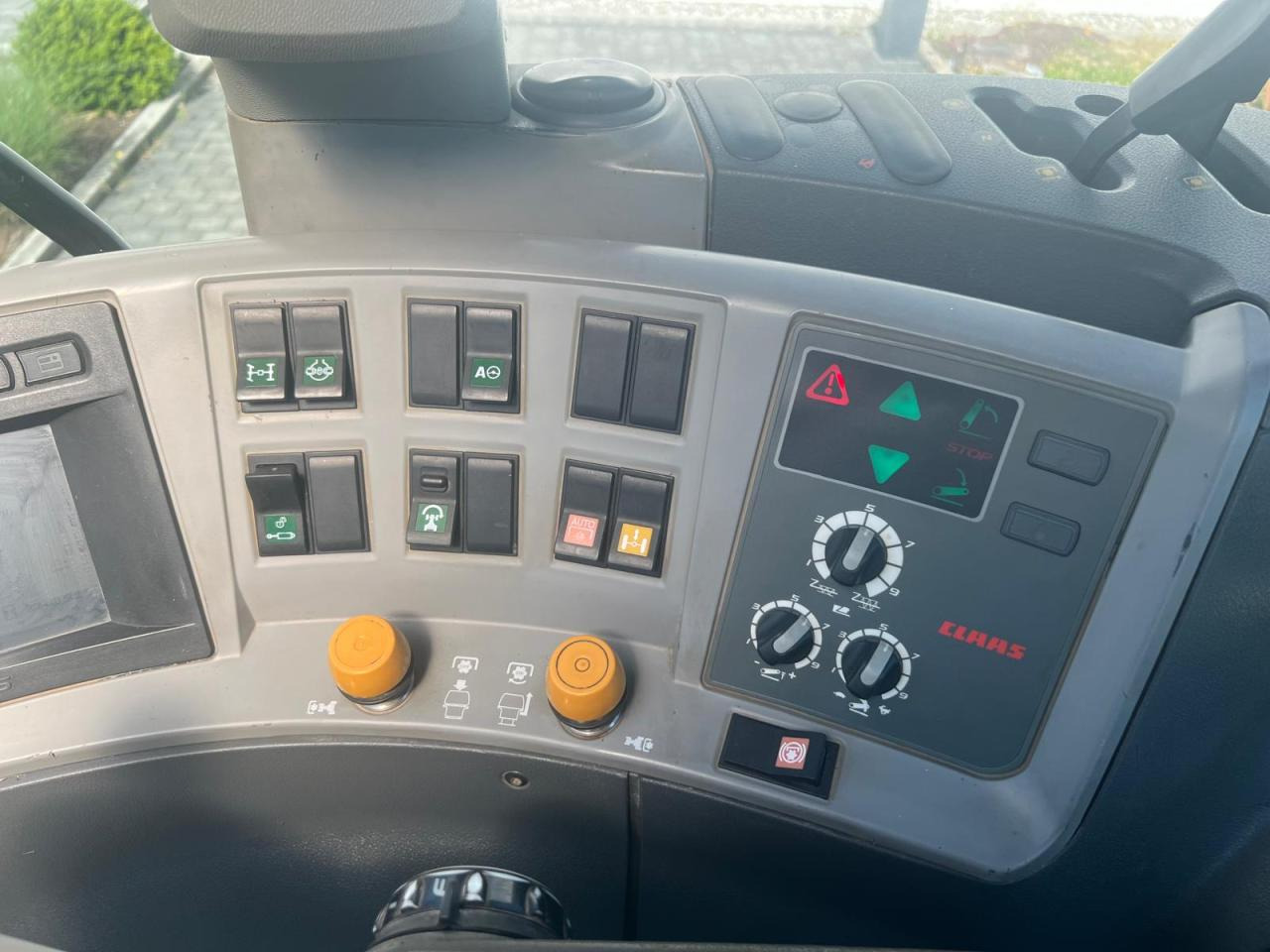 Tracteur agricole CLAAS Axion 820 CMATIC, FZW, FKH, TOP