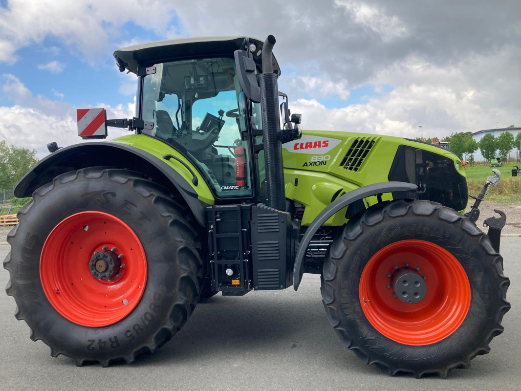 Tracteur agricole CLAAS Axion 830 CMATIC