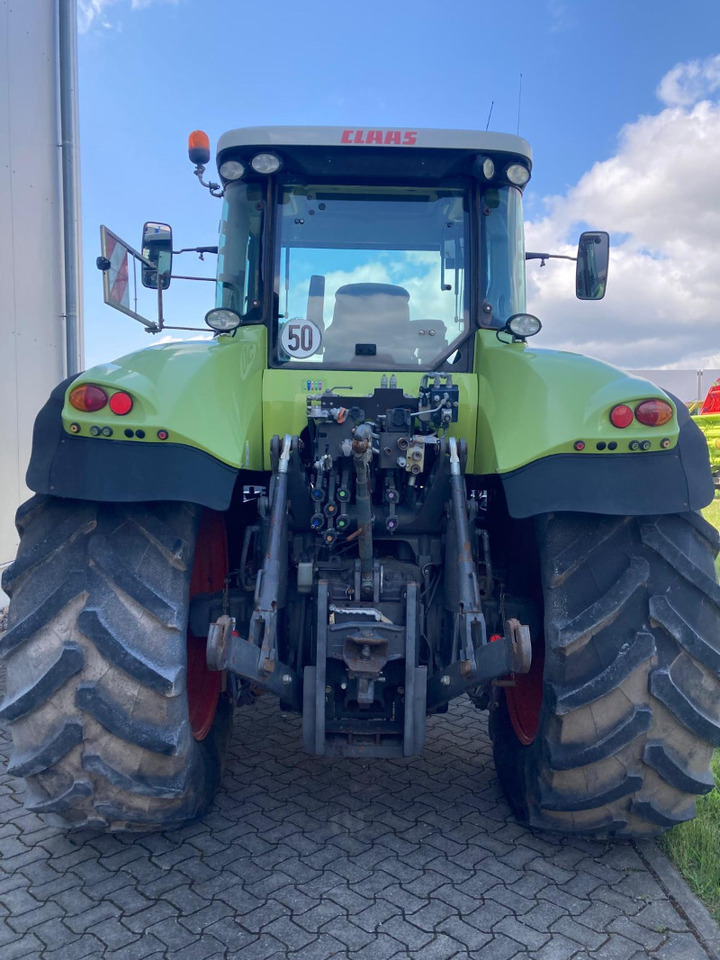 Tracteur agricole CLAAS Axion 840