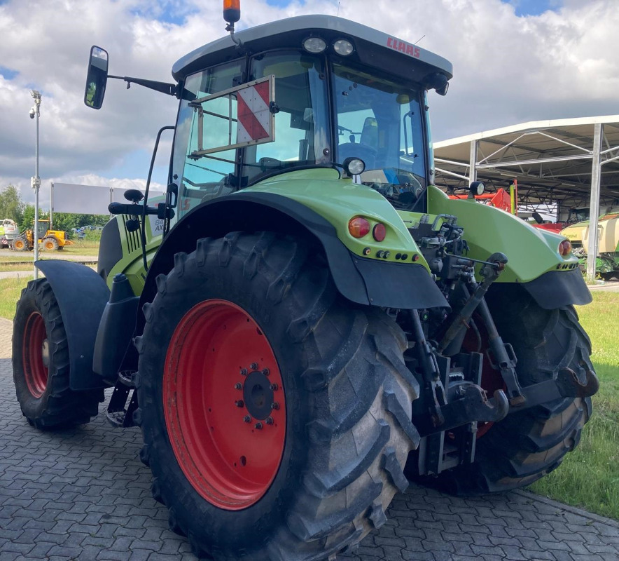 Tracteur agricole CLAAS Axion 840