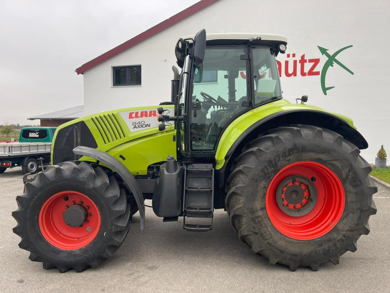 Tracteur agricole CLAAS Axion 840 CIS Hexashift