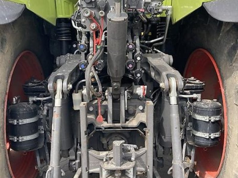 Tracteur agricole CLAAS Axion 850 CEBIS