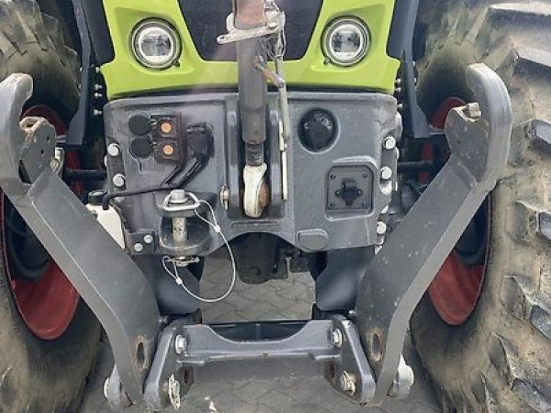 Tracteur agricole CLAAS Axion 850 CEBIS