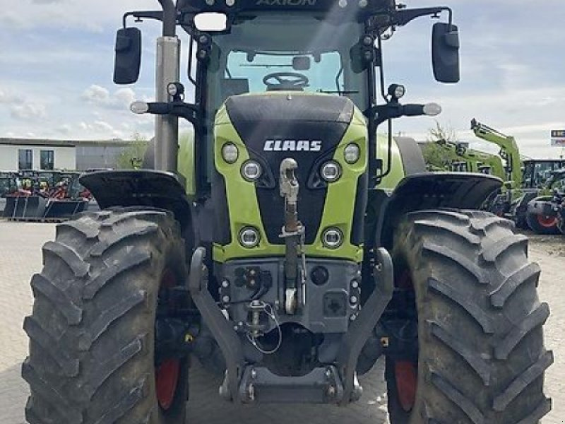 Tracteur agricole CLAAS Axion 850 CEBIS