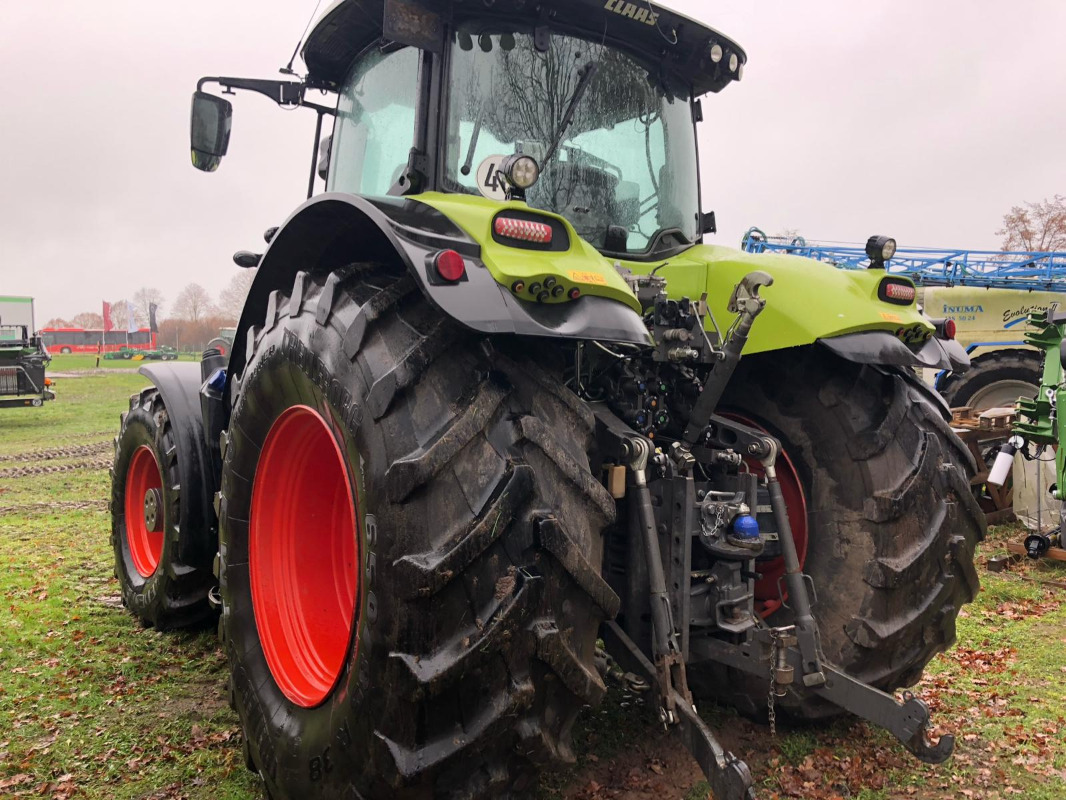 Tracteur agricole CLAAS Axion 850 C-Matic