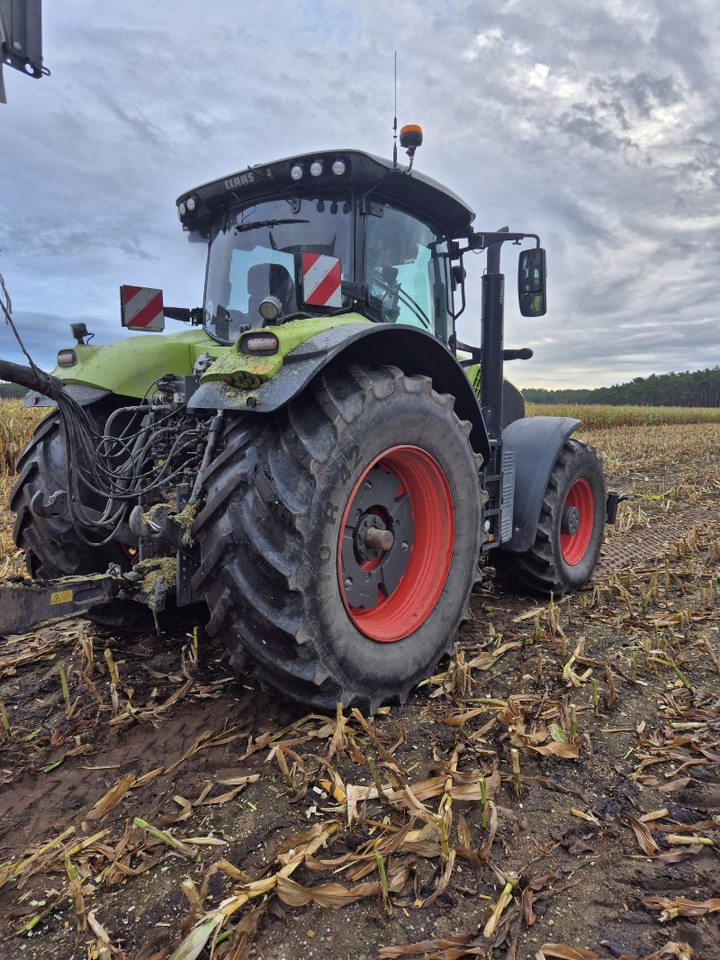 Tracteur agricole CLAAS Axion 870