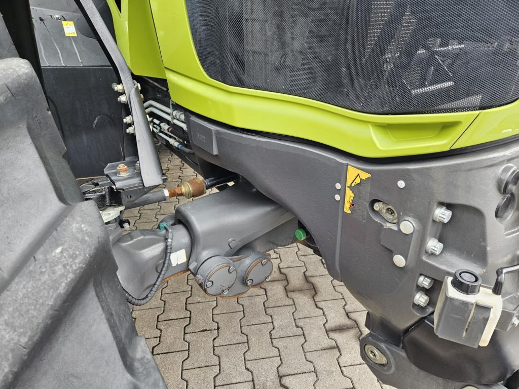 Tracteur agricole CLAAS Axion 870