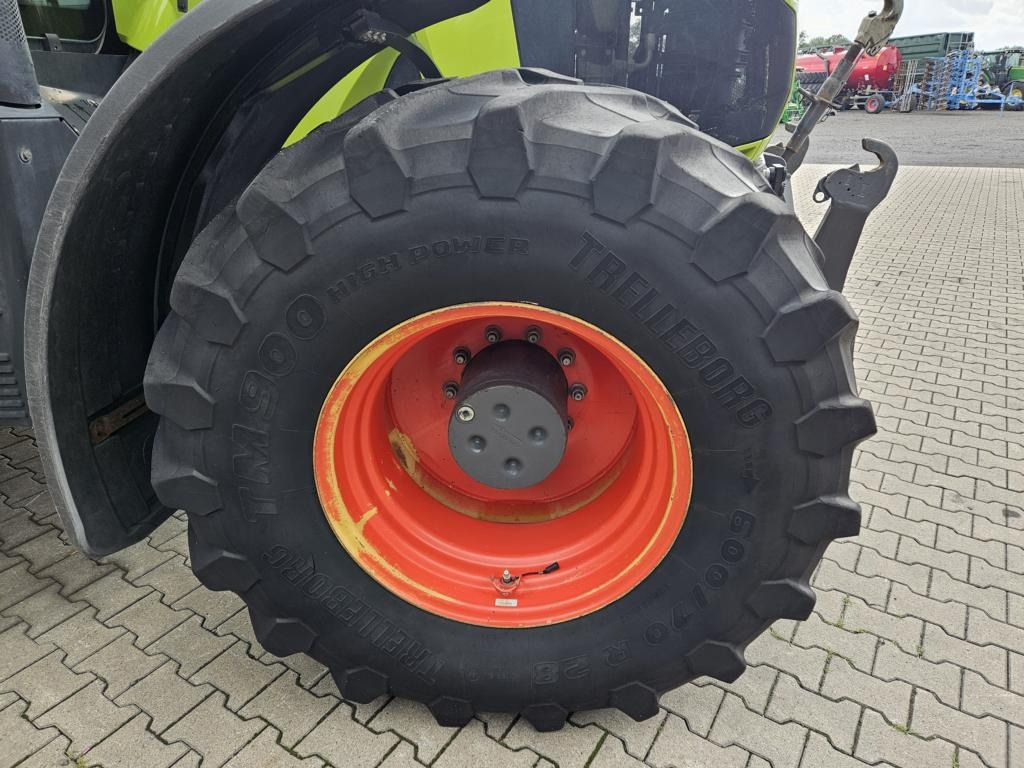 Tracteur agricole CLAAS Axion 870