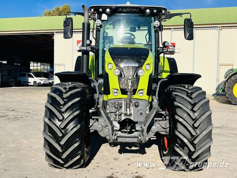 Tracteur agricole CLAAS Axion 870