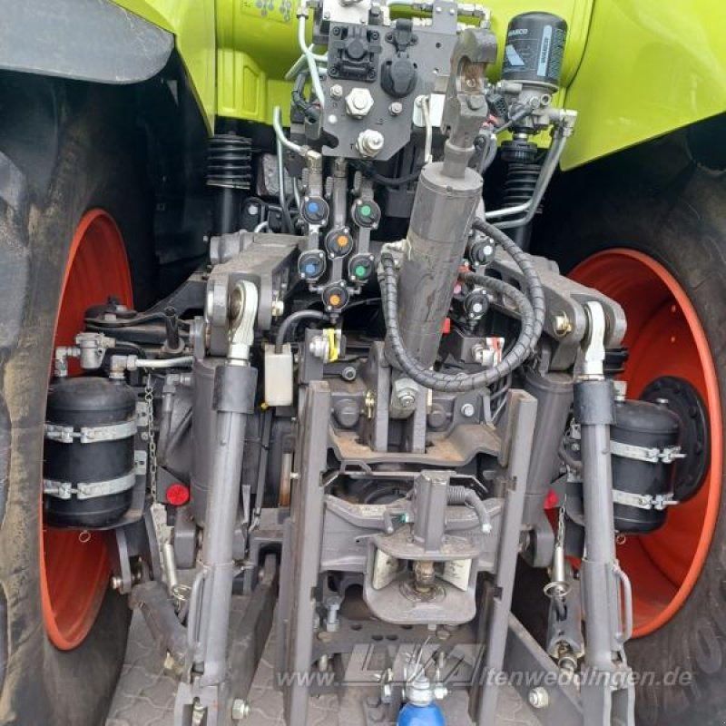 Tracteur agricole CLAAS Axion 870