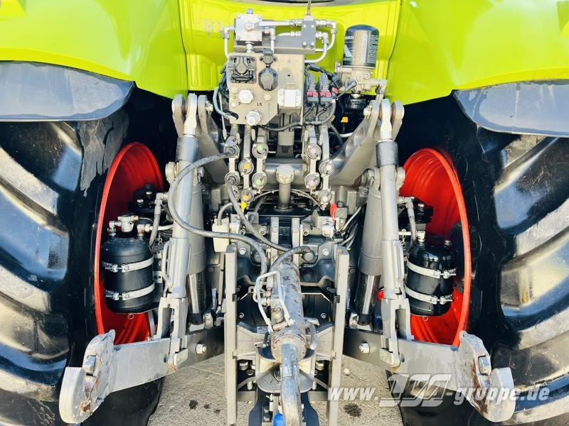 Tracteur agricole CLAAS Axion 870