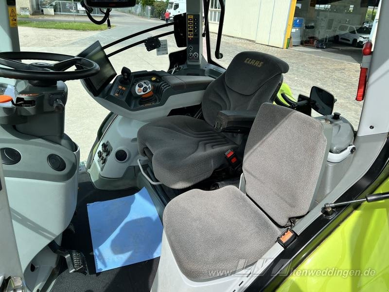 Tracteur agricole CLAAS Axion 870