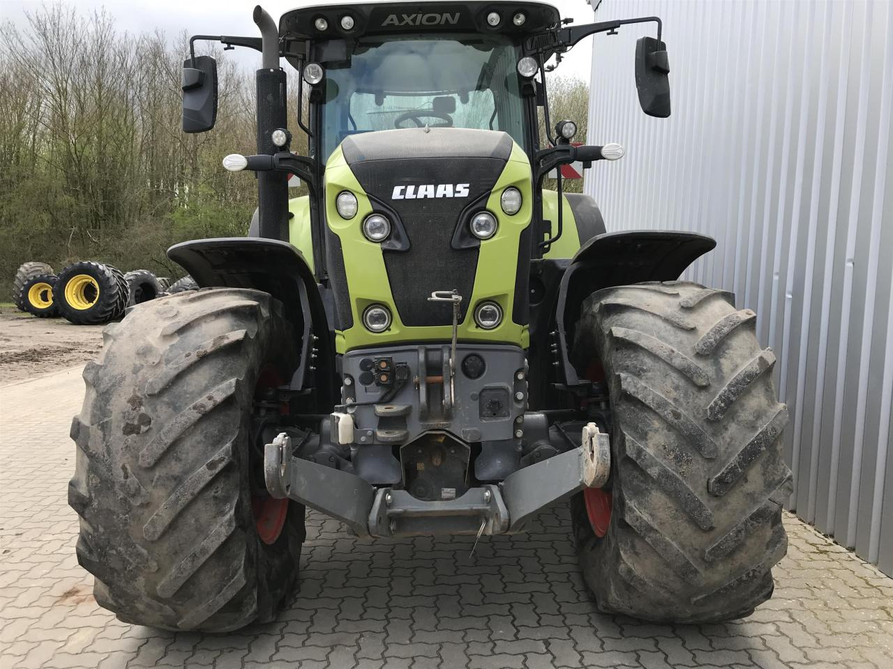 Tracteur agricole CLAAS Axion 870