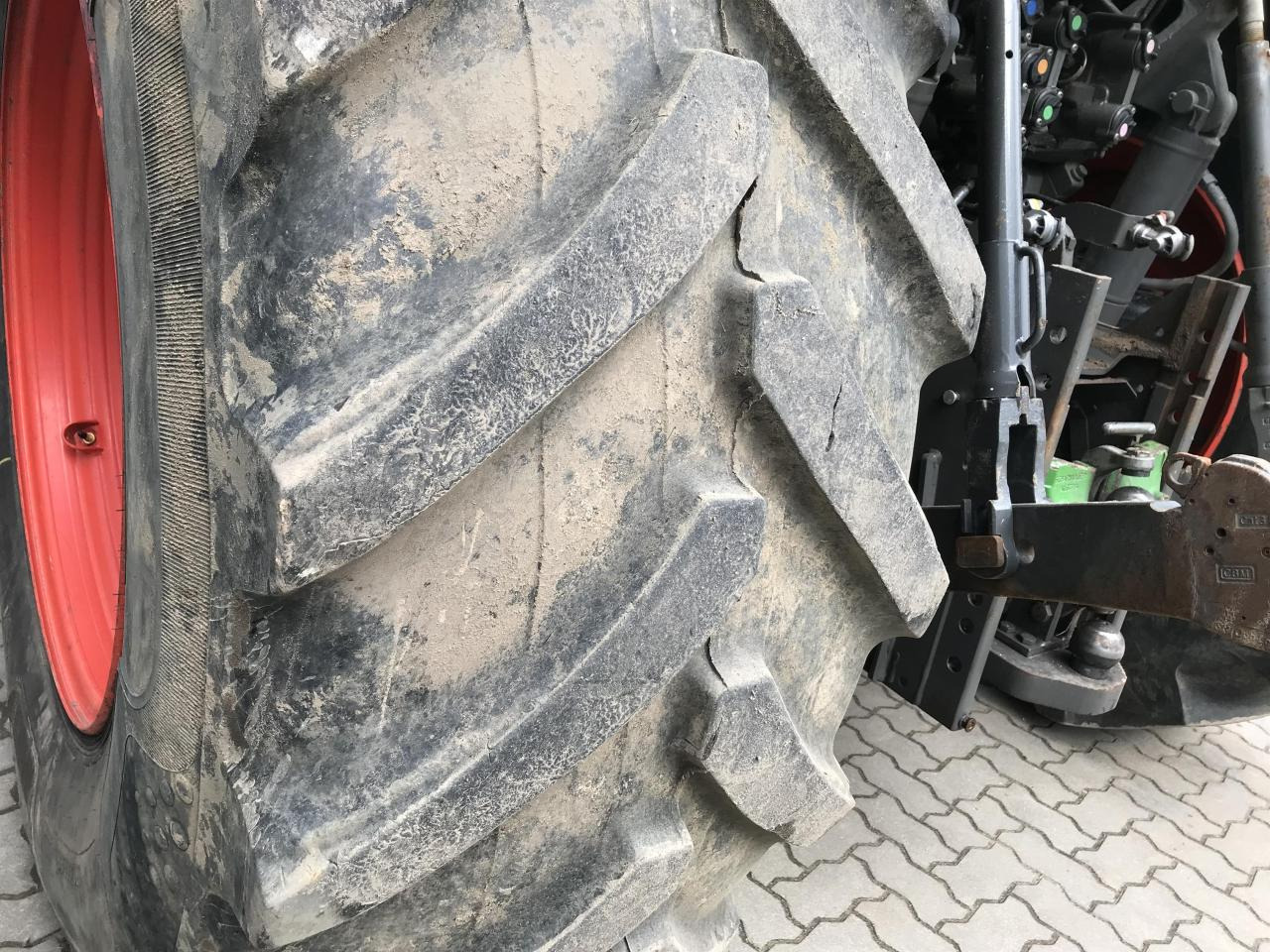 Tracteur agricole CLAAS Axion 870