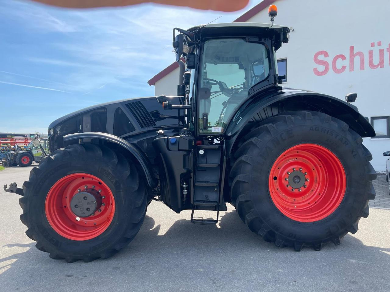 Tracteur agricole CLAAS Axion 920 Cmatic FZW 6441Bh Black
