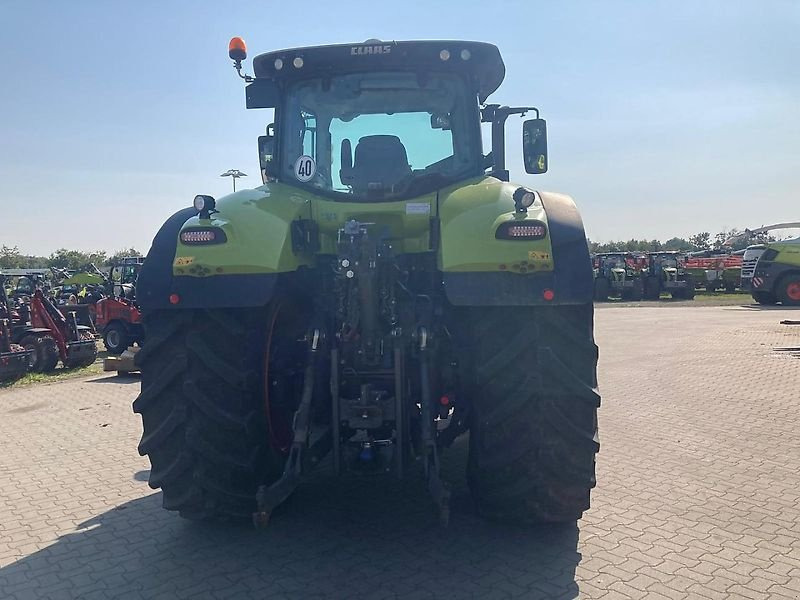Tracteur agricole CLAAS Axion 930