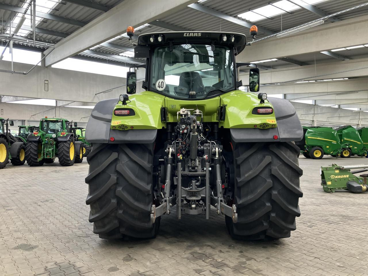 Tracteur agricole CLAAS Axion 930