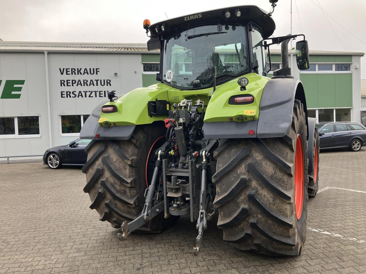 Tracteur agricole CLAAS Axion 930