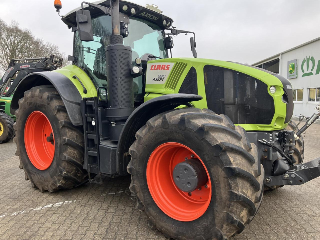 Tracteur agricole CLAAS Axion 930