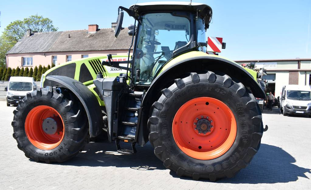 Tracteur agricole CLAAS Axion 930 CMATIC