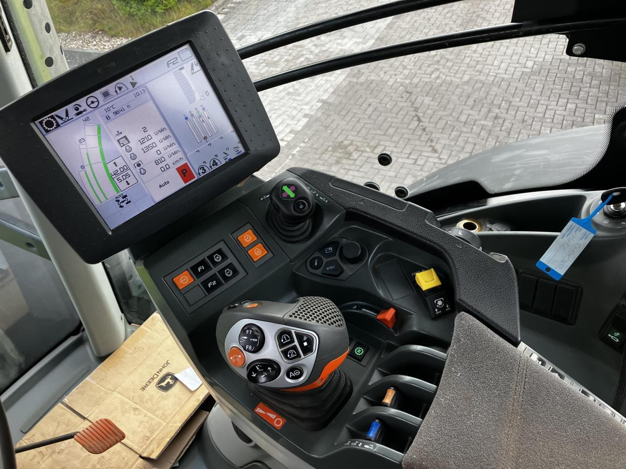 Tracteur agricole CLAAS Axion 950