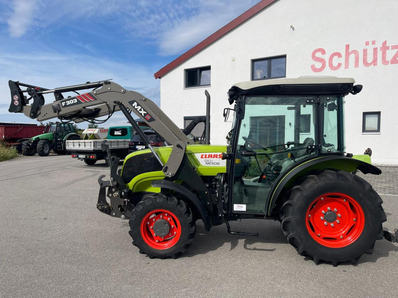 Tracteur agricole CLAAS Nexos 210 inkl. Frontlader, Frontzapfwelle