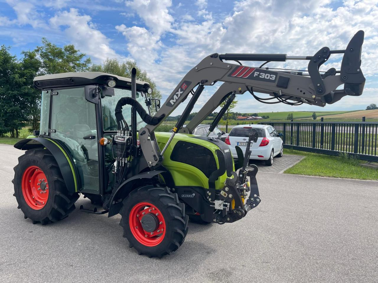 Tracteur agricole CLAAS Nexos 210 inkl. Frontlader, Frontzapfwelle