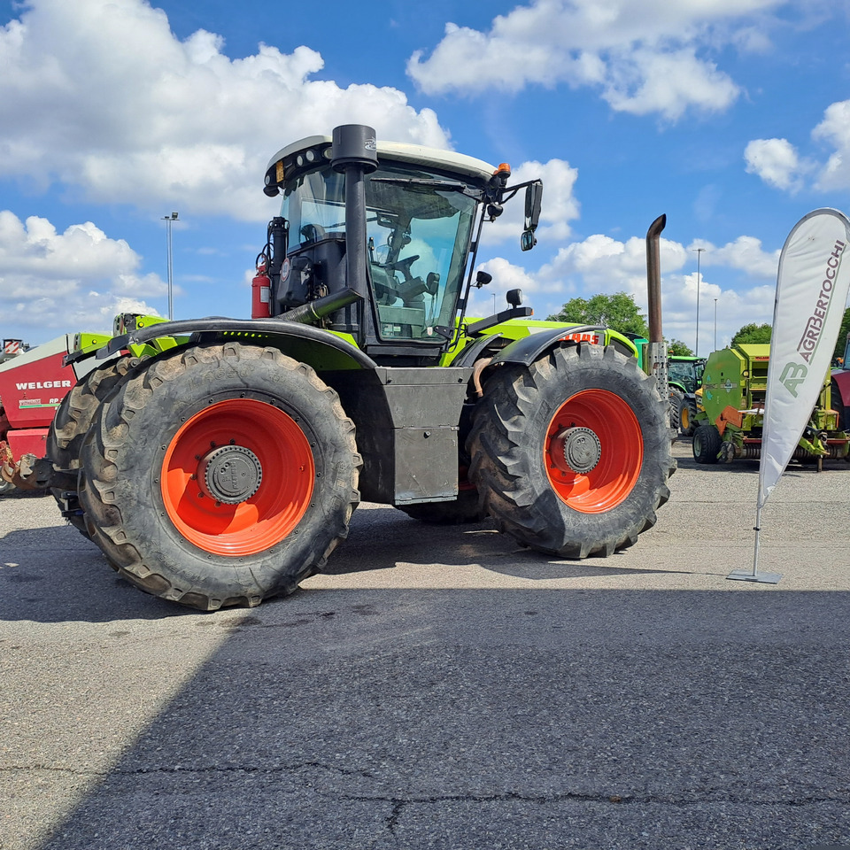 Tracteur agricole CLAAS XERION 3800 TRAC