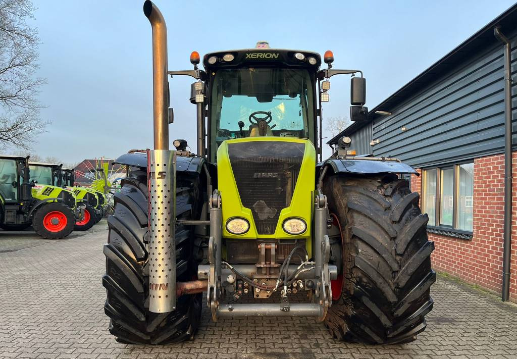 Tracteur agricole CLAAS Xerion 3800 Trac VC