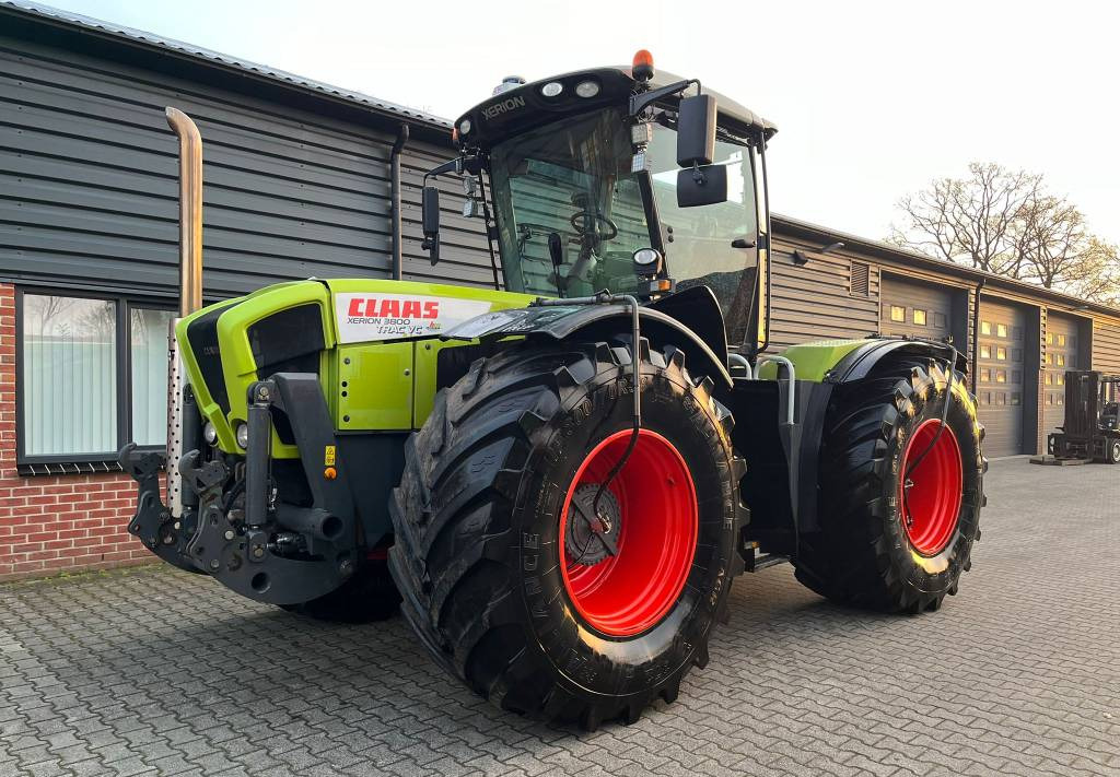 Tracteur agricole CLAAS Xerion 3800 Trac VC