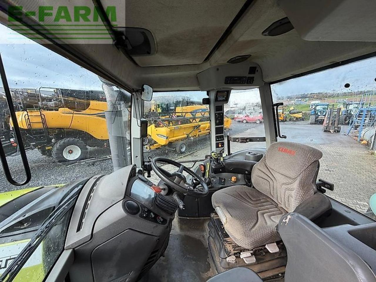 Tracteur agricole CLAAS ares 577