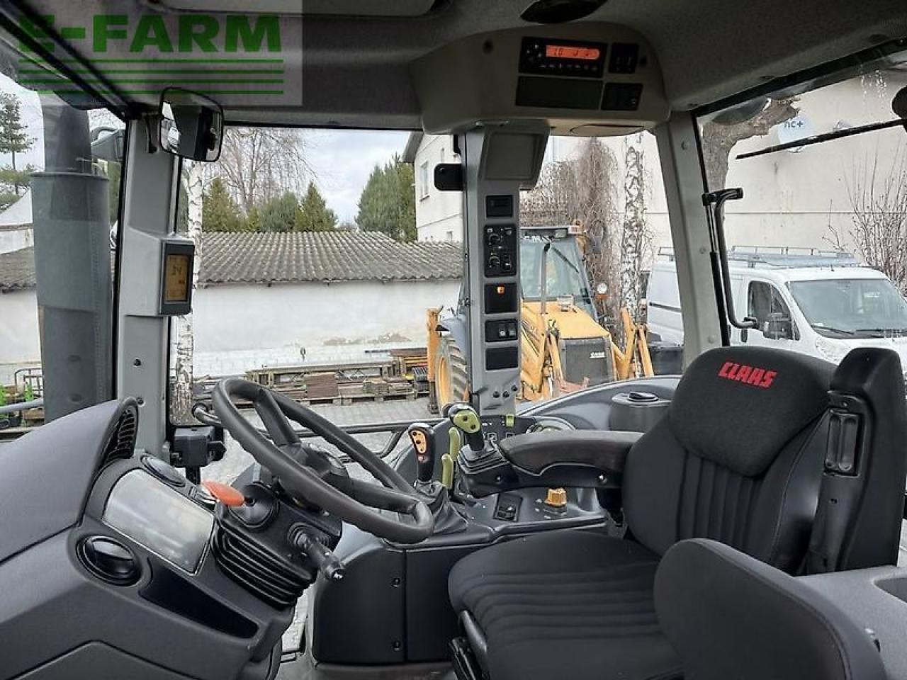 Tracteur agricole CLAAS ares 617 atz + claas fl120 ATZ